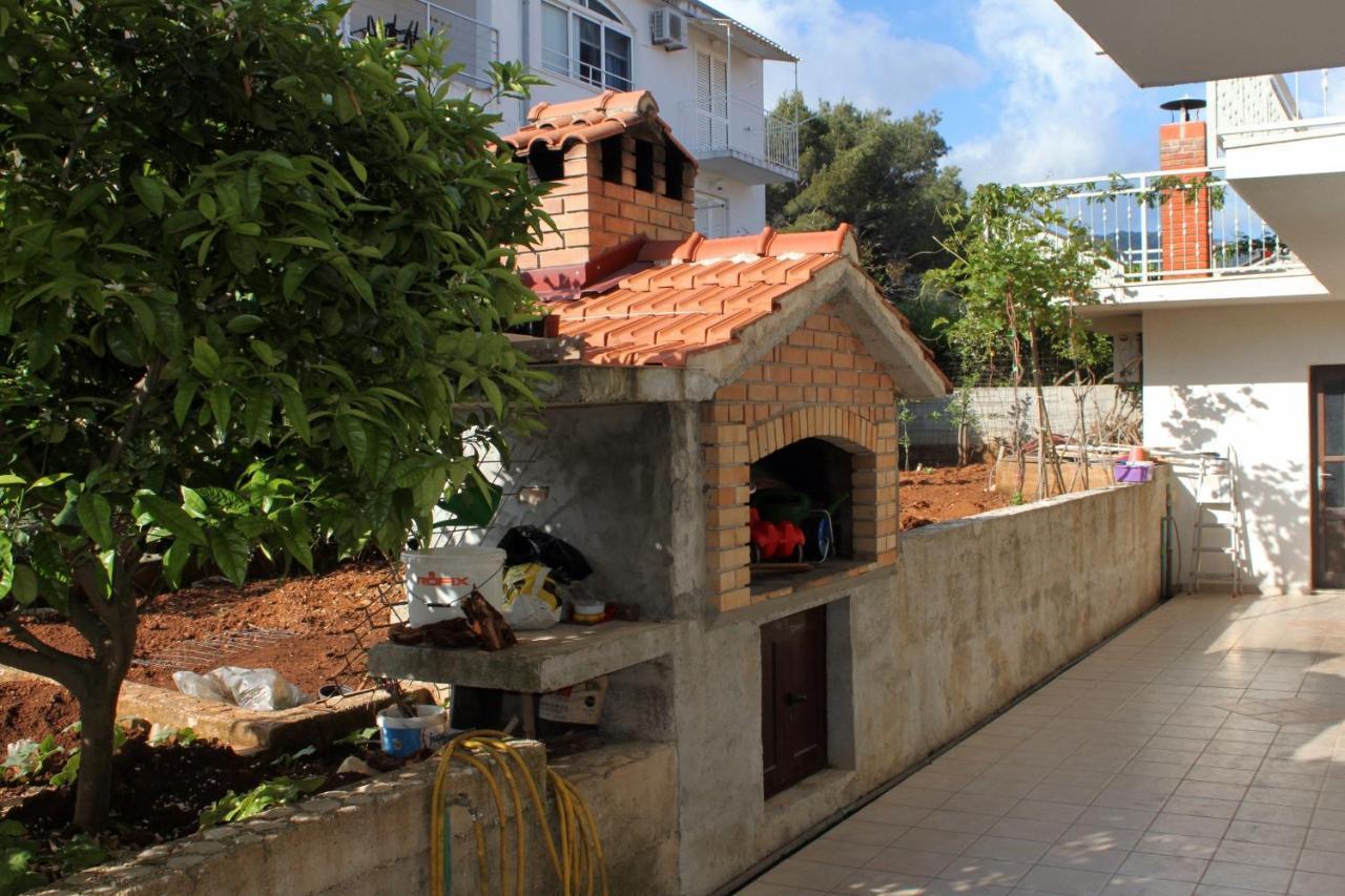 Apartments With A Parking Space Jelsa, Hvar - 8765 Jelsa  Exterior photo