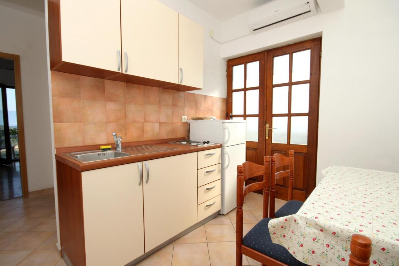 Apartments With A Parking Space Jelsa, Hvar - 8765 Jelsa  Exterior photo