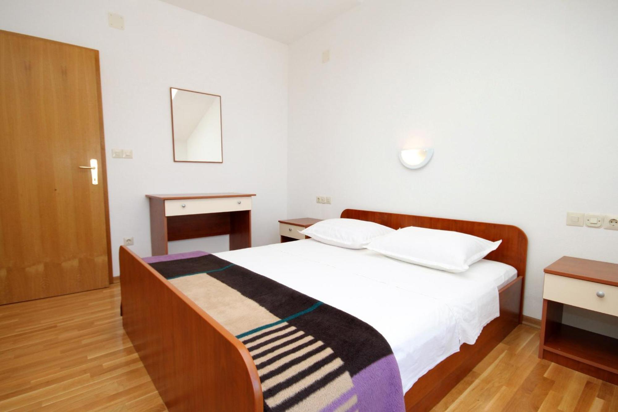 Apartments With A Parking Space Jelsa, Hvar - 8765 Jelsa  Room photo